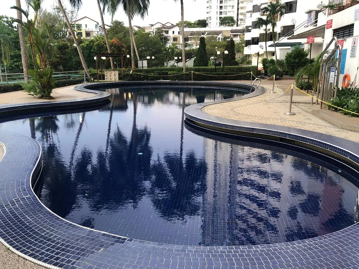 Beach Resort 7 Home Stay Sri Sayang Apartment Batu Ferringhi 3Bedroom