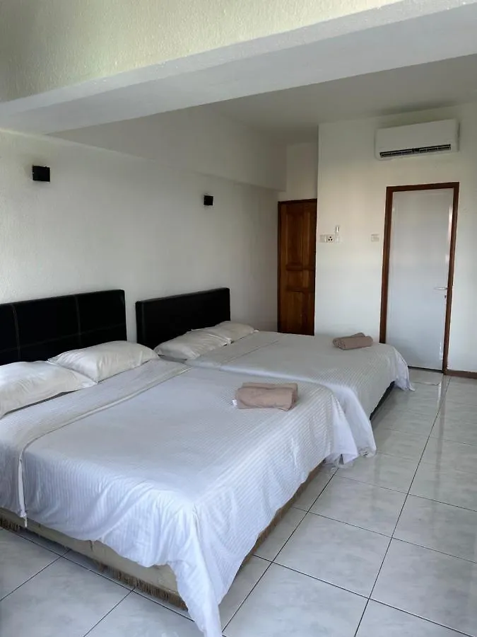 Beach Resort 7 Home Stay Sri Sayang Apartment Batu Ferringhi 3Bedroom 0*,  マレーシア