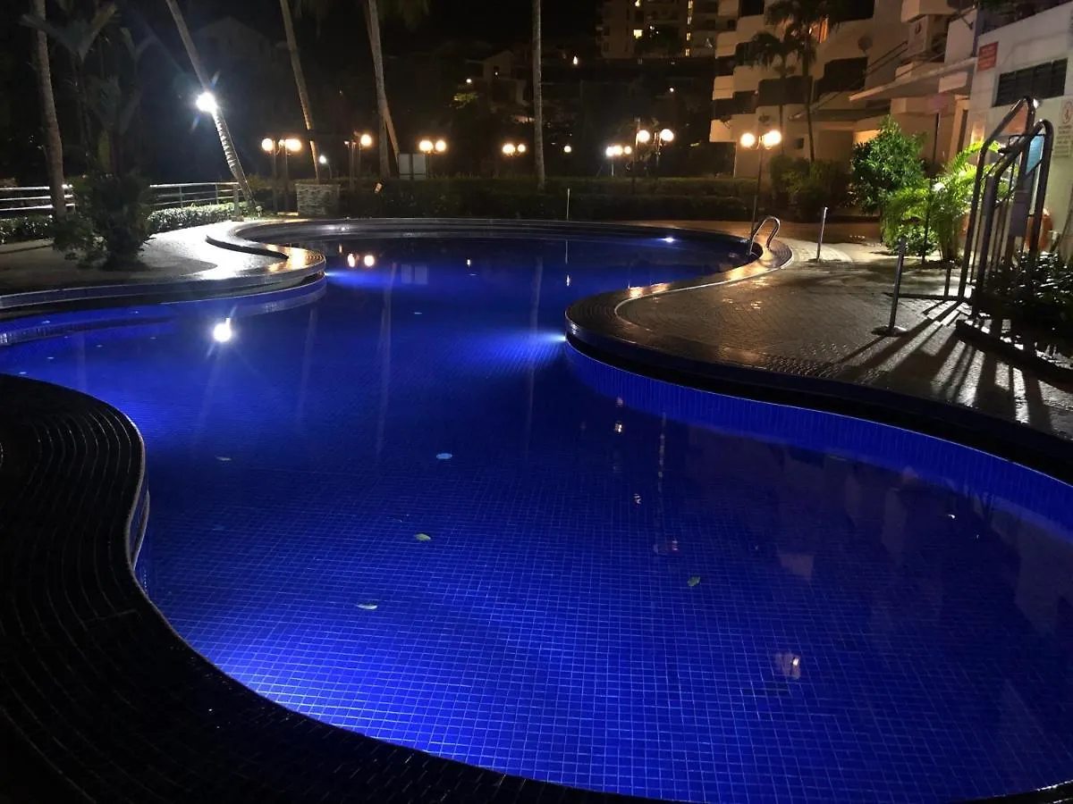 Beach Resort 7 Home Stay Sri Sayang Apartment Batu Ferringhi 3Bedroom