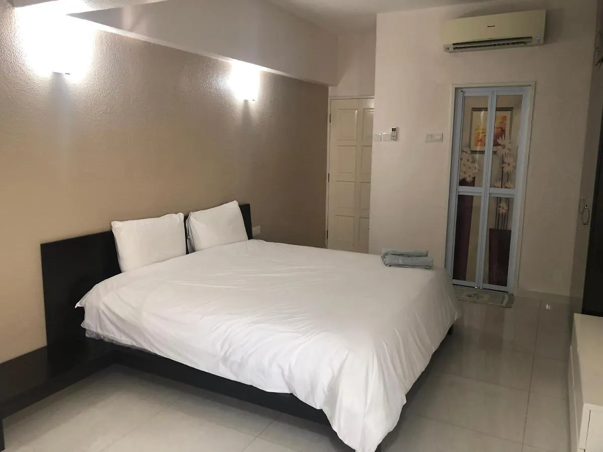Beach Resort 7 Home Stay Sri Sayang Apartment Batu Ferringhi 3Bedroom Malezja