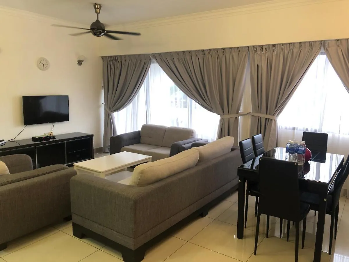 Beach Resort 7 Home Stay Sri Sayang Apartment Batu Ferringhi 3Bedroom