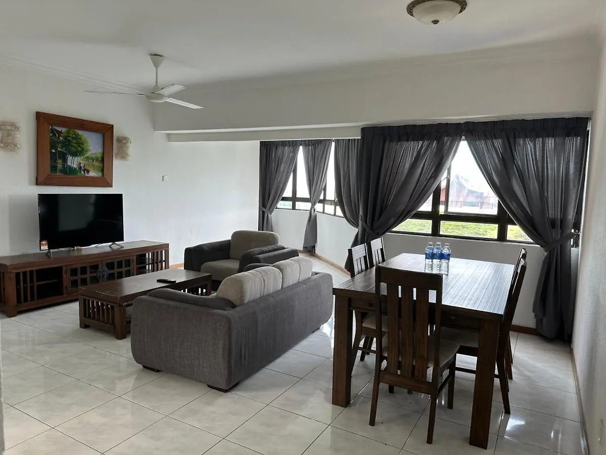 Beach Resort 7 Home Stay Sri Sayang Apartment Batu Ferringhi 3Bedroom